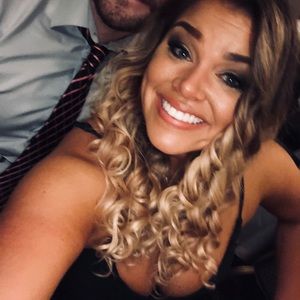 Meet your Posher, Mercedes